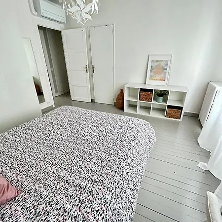 Apartment Centre