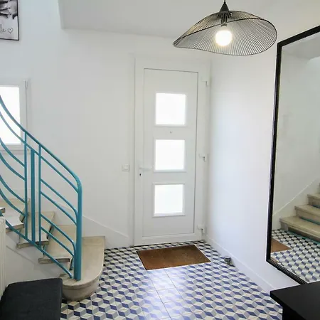 Apartment Centre