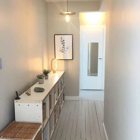 Apartment Centre *